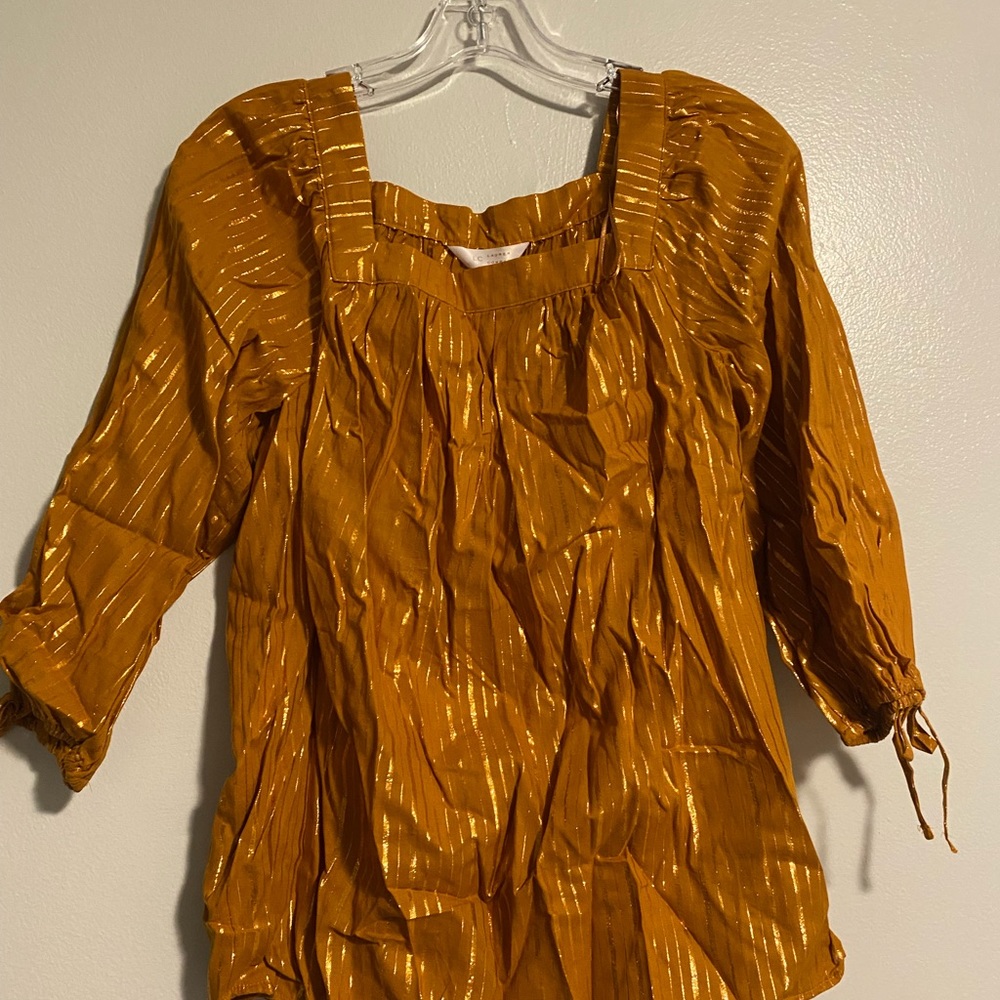 Shirt with half sleeves